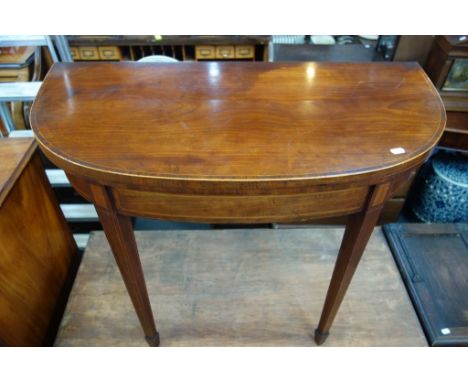 A GEORGE III MAHOGANY FOLD OVER TOP CARD TABLE 91cm wide