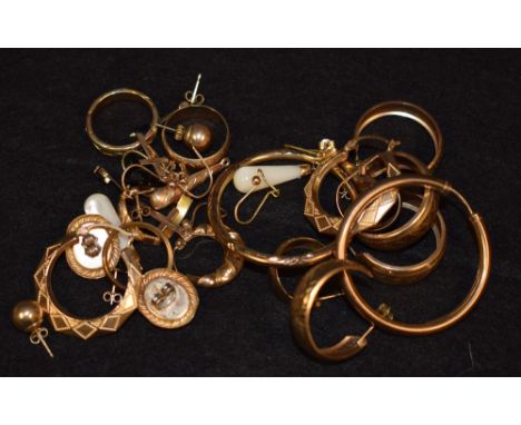 Jewellery - a pair of 9ct gold hoop earrings; others crosses, studs, drops, etc;  others yellow metal, a 9ct gold wedding ban