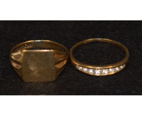 A 9ct gold signet ring, 3g; a gold ring, 1.5g gross (2)