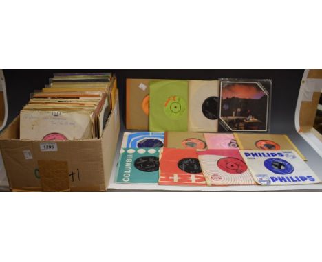 Vinyl Records - singles - 60s, 70s and 80s including David Bowie, The Kinks, The Animals, Manfred Mann, The Bee Gees, Jethro 