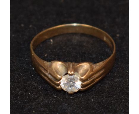 A 9ct gold and paste ring, 2.5g gross