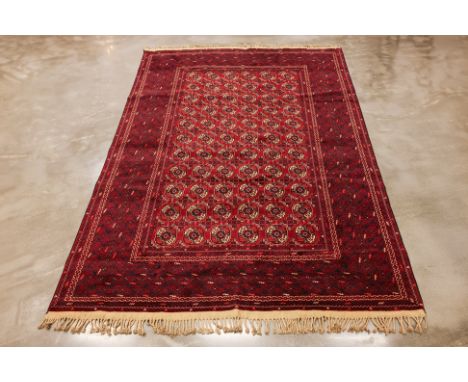 A FILPA WOOL CARPET (297 x 202cm)
Circa 1970s, Hand knotted wool, the central field with six rows of guls,
Condition: For a c