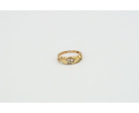 An 18ct yellow gold solitaire ring, size R, weight approx 4.37 grams 