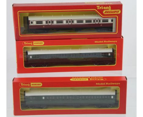 A collection of Tri-ang Hornby OO gauge model railways carriages to include R428 Caledonian Brake/Comp Coach, two R247 Comp C