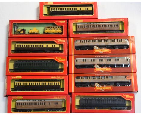 A collection of Tri-ang Hornby OO gauge model railway stock to include R346 Stephenson's Rocket train, GBR Composite Coach Nu