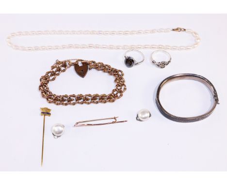 Collection of jewellery including rose gold rowing oar bar brooch stamped 9ct, freshwater pearl necklace with gold clasp stam