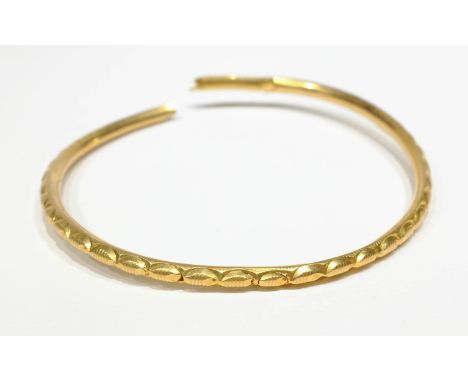 21ct gold bangle approx 8.5gm   Condition Report   Click here for further images, condition, auction times & delivery costs