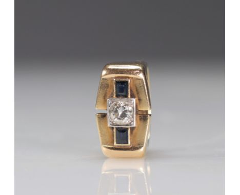 Signet ring Art Deco 18k gold 28p diamond and sapphires (9.6gr) - Weight:  96 g - Region: Europe - Sizes: L 13 mm Size (59) 1