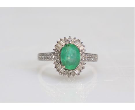 Ring in white gold and emerald (3gr) - Weight:  3 g - Region: Europe - Sizes: Size 56 (17.83 mm) - Condition: Good condition