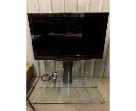 A Samsung TV model No LE40B650T2WXXV 40 screen and stand with remote control