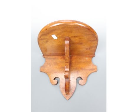 A mahogany wall bracket, 23 cm
