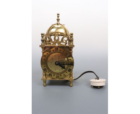 A 20th Century brass lantern clock, 18 cm