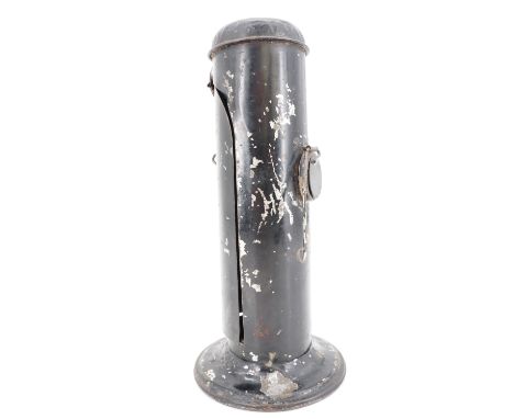 [ Camera ] A late 19th / early 20th Century black Japanned tinplate photography dark room candle lamp, having a red glass shu