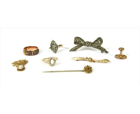 A quantity of 9ct jewellery, to include a Victorian Mizpah ring, London 1899, finger size N, a dress stud, Chester 1909, an o