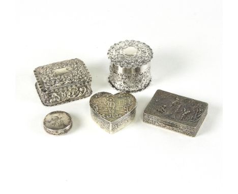A heart-shaped silver box, import marks London 1897, decorated a Chinaman smoking a pipe, 4.5cm wide, a snuff box decorated p