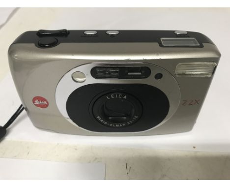 A Leica z 2 x camera