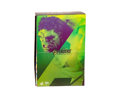 A Hulk Marvel Avengers Hot Toys 1:6 scale deluxe set, MMS287, in original box and outer carton.