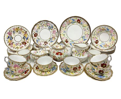 Hammersley Queen Anne pattern, part tea and dinnerwares, to include six dinner plates, five side plates, six soup bowls, teap