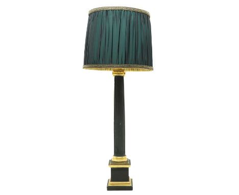 A parcel giltwood classical table lamp 20th century, green painted with gilt capital and stepped plinth base, with a shade86c