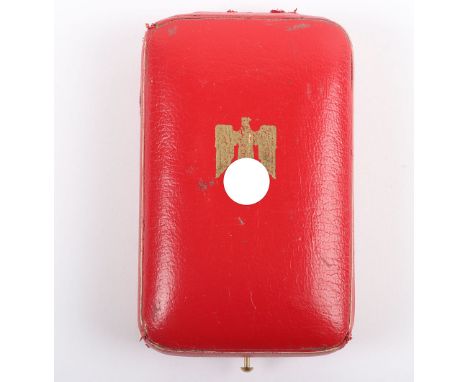 NSDAP Golden Party Badge Set Case, red imitation leather case with mushroom push button and white insert. Lid case with gilde