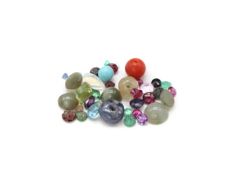 A collection of unmounted gemstones,to include opal, amethyst, emerald, synthetic ruby, peridot, sapphire, cubic zirconia and