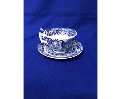 LOT OF SPODE ITALIAN PATTERN BLUE AND WHITE PLATES AND BOWLS ETC