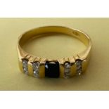 Gold 750 Ring besetzt mit 8 kleinen Diamanten, ca. 3 Gramm