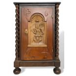 Beistellschrank bezeichnet 1674, wohl 19. Jahrhundert mit Darstellung Fabelwesen, evtl Silen