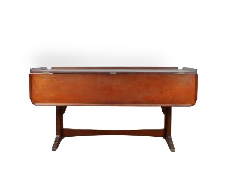A RARE EARLY 20TH CENTURY MAHOGANY FOLDING SHIP’S REFECTORY TABLE. A rare and practical early 20th century folding refectory 