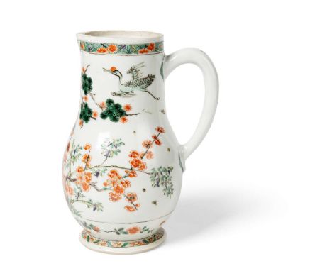  CHINESE FAMILLE VERTE 'PINE AND CRANE' EWER QING DYNASTY, KANGXI PERIOD 清康熙 綠彩松鶴紋執壺the ovoid body with tall straight neck se