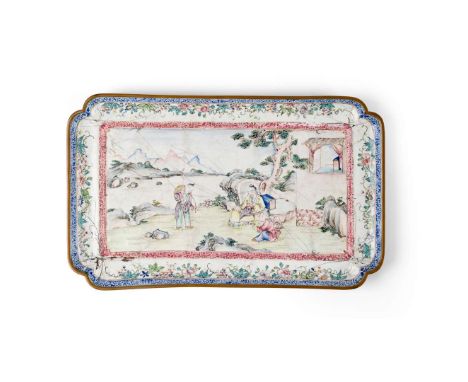  CHINESE CANTON PAINTED ENAMEL 'SCHOLAR' RECTANGULAR TRAY QING DYNASTY, 18TH CENTURY 清 廣東銅胎畫琺瑯松下學士長方委角盤supported on four brac