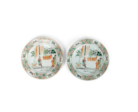  TWO CHINESE WUCAI 'FIGURAL' PLATES QING DYNASTY, KANGXI PERIOD 清康熙 綠彩人物故事紋盤（兩件）each painted in the centre with a warrior mee