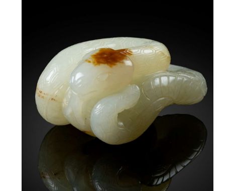  CHINESE WHITE JADE CARVING OF A SNAKE QING DYNASTY, 19TH CENTURY 清 白玉雕盤蛇the body of the snake coiled up, incised overall wit