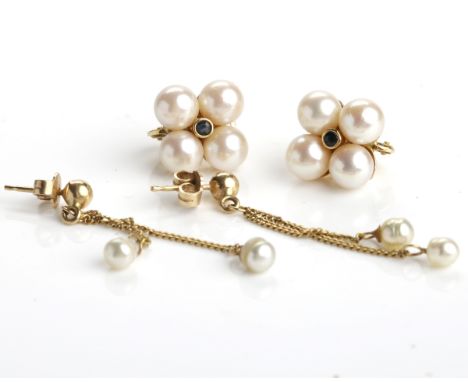 PAIR OF LE GI SAPPHIRE AND PEARL CLUSTER EARRINGS
the central round sapphire surround by four pearls, marked for eighteen car