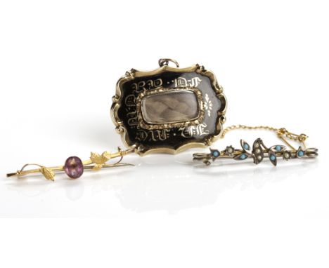 EARLY VICTORIAN ENAMELLED HAIR SET MOURNING BROOCH
of rectangular form, with scalloped border, with a central hairwork sectio