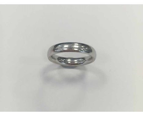 EIGHTEEN CARAT WHITE GOLD WEDDING BAND 
marked 750, 5.8g, size K-L