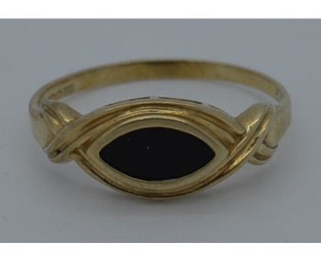 9ct Gold black onyx ring  20-30