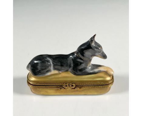 A lovely figural box with Doberman finial on lid. Hand painted, realistically and meticulously sitting on gold box. Peint Mai