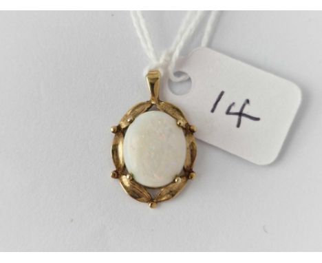 9ct hallmarked opal set pendant