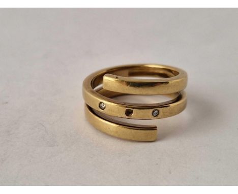 A diamond set Italian Milor 9ct spiral ring size R 3.5g