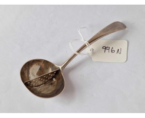 A OE pattern ladle with strainer, London 1927 by DF