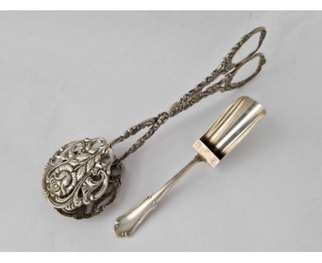 A pair of Continental (800 standard) cake tongs and a caddy spoon, 54g