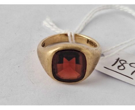 A purple stone signet ring 9ct size R 8.5 gms