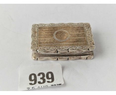 Small snuff box of shaped oblong form gilt interior. Birmingham 1926. 2in wide