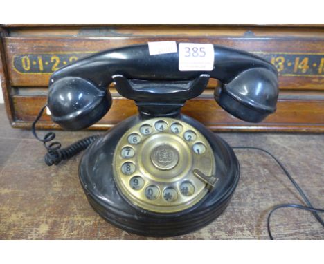A vintage style telephone