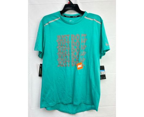 MENS NEW JUST DO IT PRINT DRI FIT T SHIRT / M / 930163-317 / RAIL