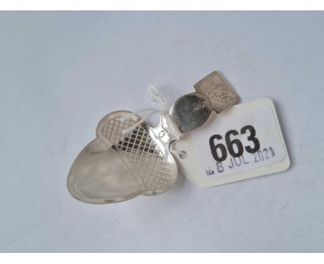 A good George III caddy spoon in the form of an acorn - London 1810 by EM