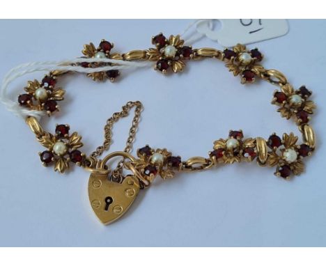 Vintage garnet and pearl 9ct bracelet 11.4g inc