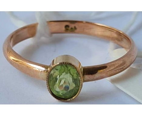 A peridot ring 9ct size M 