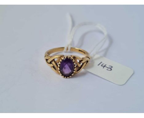 A Celtic design oval amethyst ring 9ct size l - 2.5 gms 